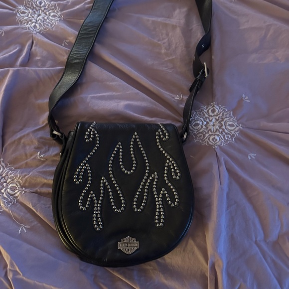 Harley-Davidson Black Crossbody Bag with Tribal Design - Picture 3 of 4